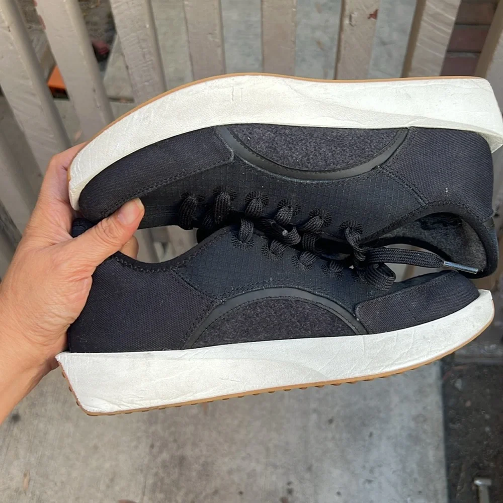 Allbirds Black‎ and White womens Sneakers Risers size 9